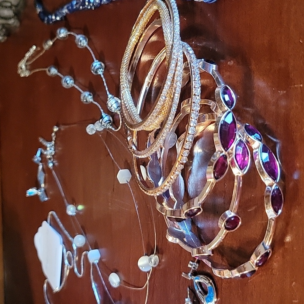 Women's jewelry